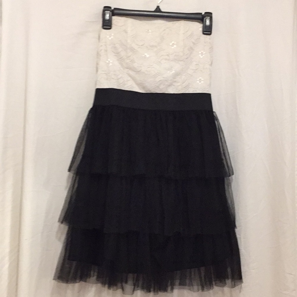 Rachel & Chloe White And Black Mini Medium Dress
